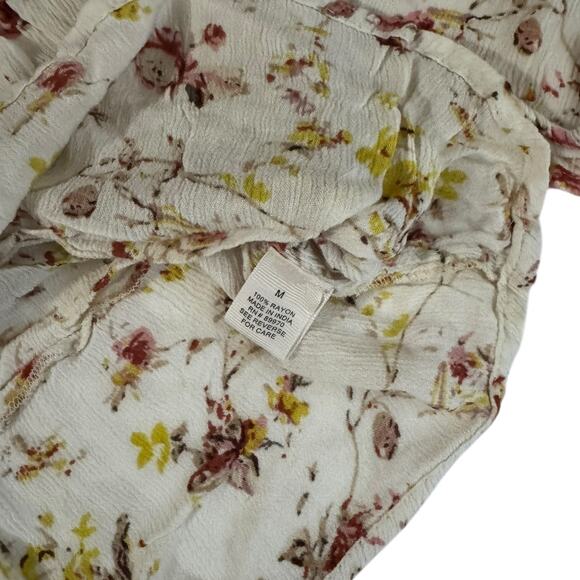 Bailey & Chloe Cream Colored Floral Women’s Top w/Flared Arms – M - Picture 3 of 5